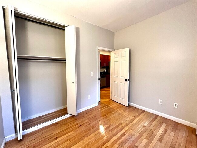 Building Photo - 390 Riverway