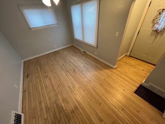 Building Photo - Click the “Apply Now” button or email wapmrentals@gmail.com for a prompt response.