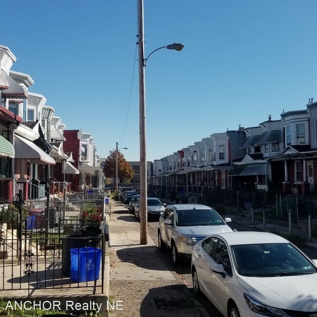 Foto del edificio - 2 br, 1 bath House - 5751 Delancey St