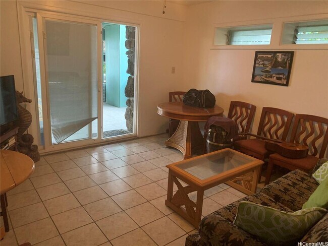 Building Photo - 91-315 Ewa Beach Rd C Ewa Beach, HI 96706