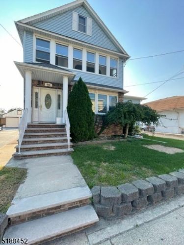 Primary Photo - 609 Midland Ave