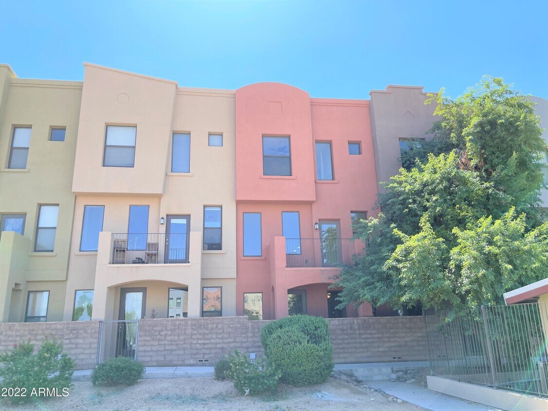 112 W Milada Dr, Phoenix, AZ 85041 Townhome Rentals in Phoenix AZ