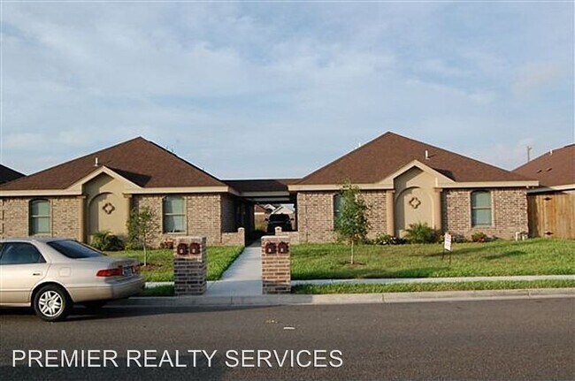 Building Photo - 705 W Emerald Dr