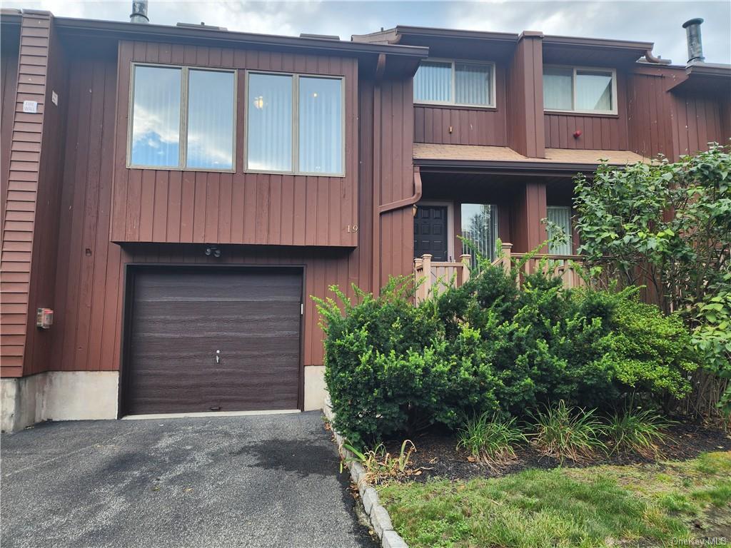 Primary Photo - 19 Braemar Ln