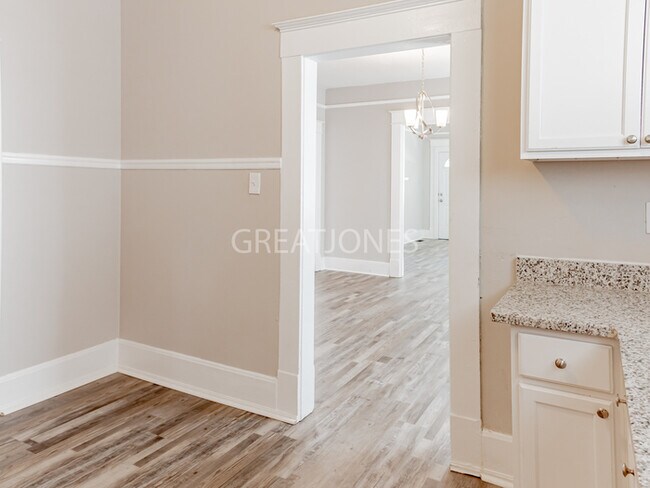 Foto del edificio - NOW OFFERING HALF OFF THE FIRST FULL MONTH...
