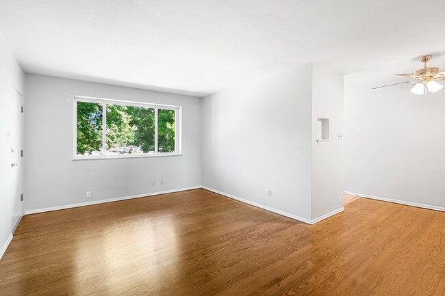 Building Photo - 7874 - 7880 S Big Bend Blvd