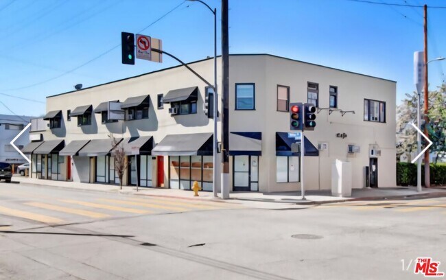 Foto del edificio - 1275 N Wilton Pl