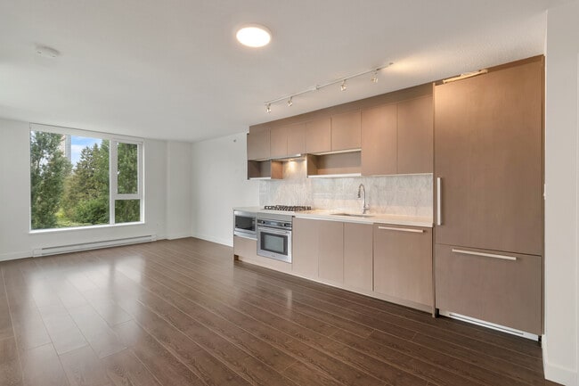 Building Photo - 509-13696 100 Avenue