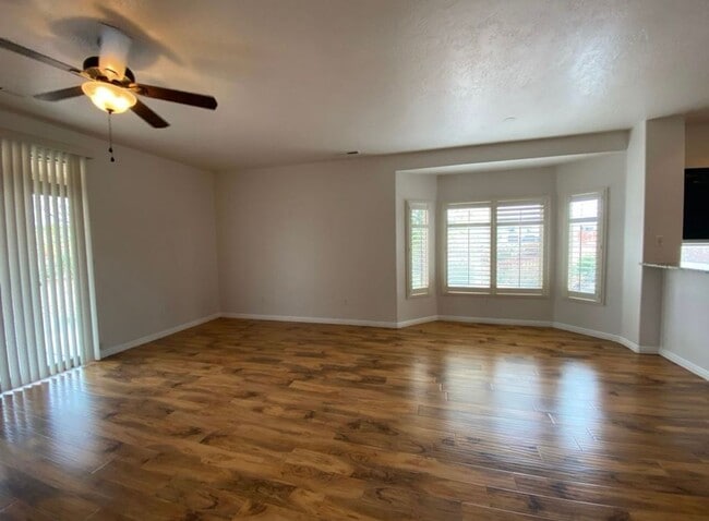 Building Photo - SPACIOUS HOME FOR RENT IN CORAL CANYON