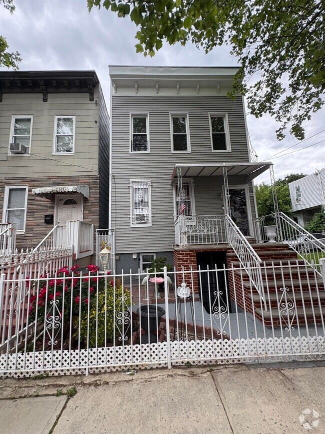 Building Photo - 191 Belvidere Ave