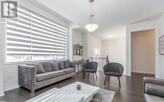 Photo du bâtiment - 85 Sun Vly Ave