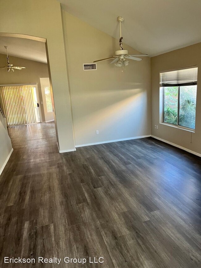 Building Photo - 3 br, 2.5 bath House - 880 N. Granada Dr