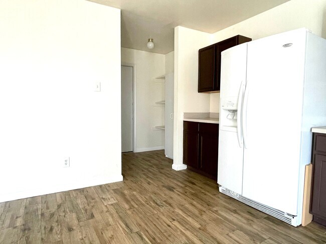 Building Photo - 8807 Shaenwest