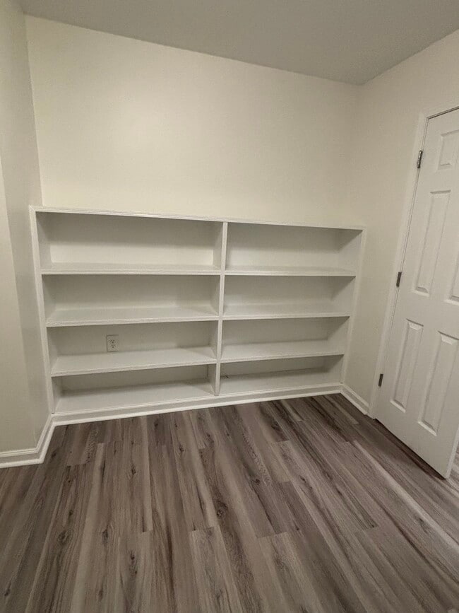 Building Photo - 202 Long Plantation Blvd