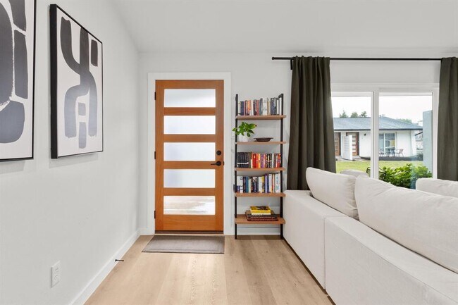 Foto del edificio - 1213 Hollow Creek Dr