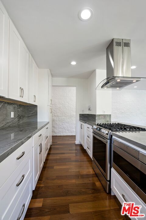 Foto del edificio - 9665 Heather Rd
