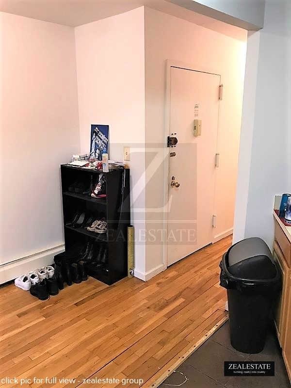 Foto del edificio - 398 Tompkins Ave