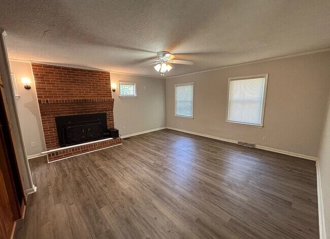 Foto del edificio - 106 Oakmont Ave