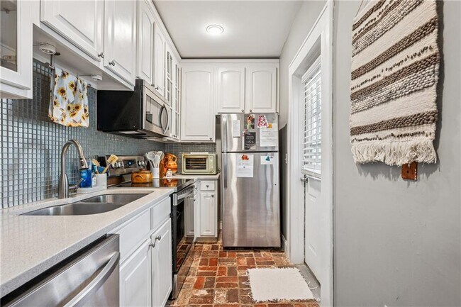 Foto del edificio - 737 Barnett St NE