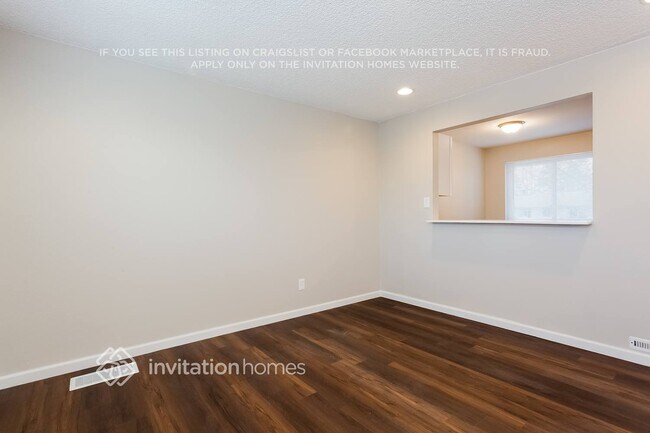 Foto del edificio - 9073 Dudley St