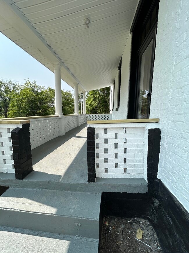 Building Photo - 1521 Adamsville Rd