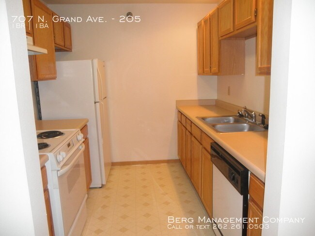 Building Photo - Center City Plaza - One bedroom - one bath