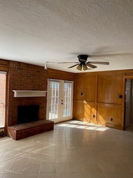 Building Photo - 3503 Lost Oak Dr
