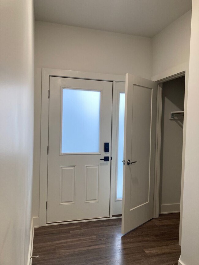 Foto del edificio - **LESS THAN 10 miles to Fort Knox**