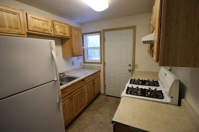 Building Photo - Lathrop St. 1436/1438 - VS