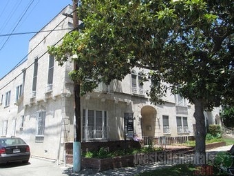 Building Photo - 315 N Sierra Bonita Ave
