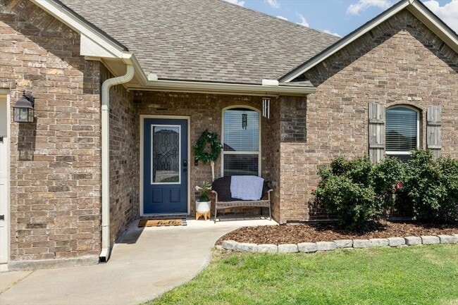 Building Photo - 8398 SW Sun Valley Dr