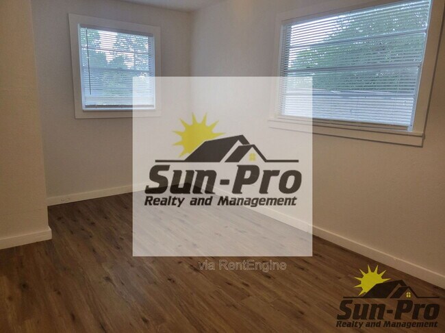 Building Photo - 708 Georgia St