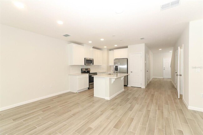 Foto del edificio - 4975 Livingston Ln