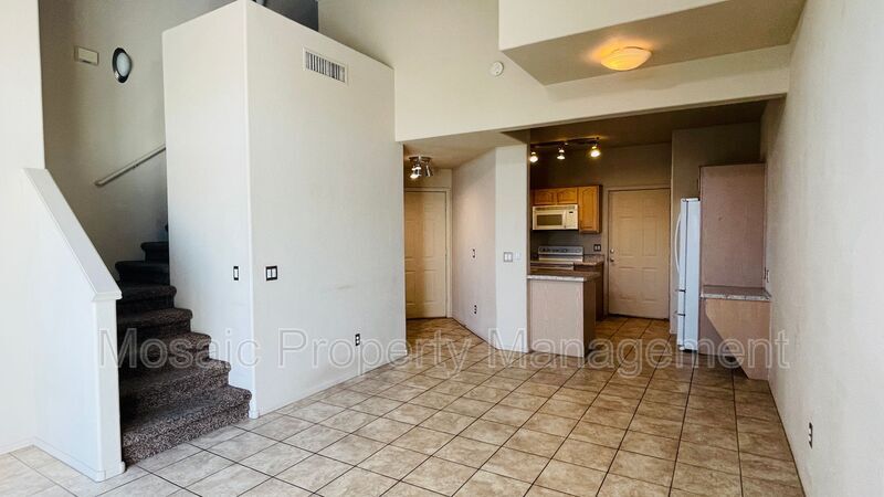 Foto principal - 5400 S Hardy Dr