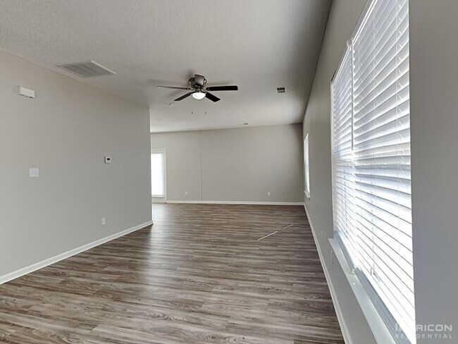 Foto del edificio - 124 Redstone Ln