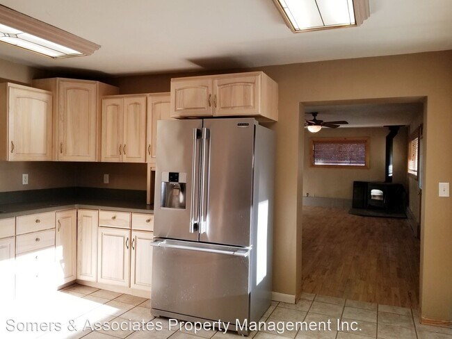 Foto del edificio - 5 br, 3 bath House - 13 Antoinette Ave
