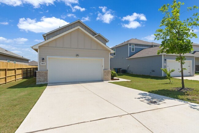 Building Photo - Stylish 4-Bedroom Home with Solar & Game R...