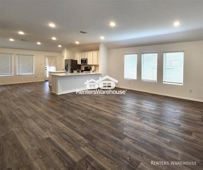 Foto del edificio - An outstanding Lennar home with 4 bedrooms...