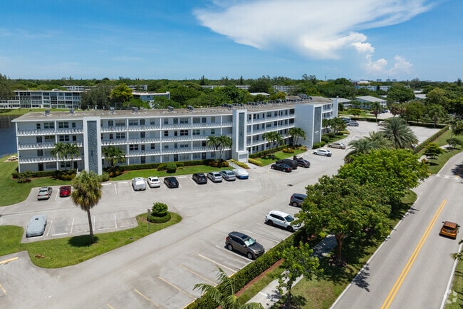 Oakridge Condominiums