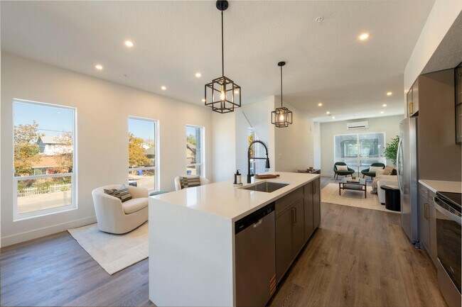 Foto del edificio - 884 E Rowley Dr