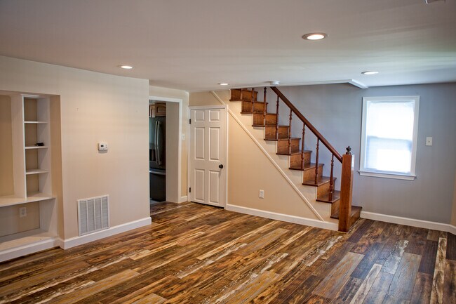 Foto del edificio - 208 Roberts Mill Rd