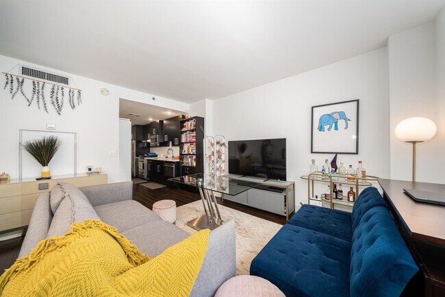 Foto del edificio - 1100 Maxwell Ln