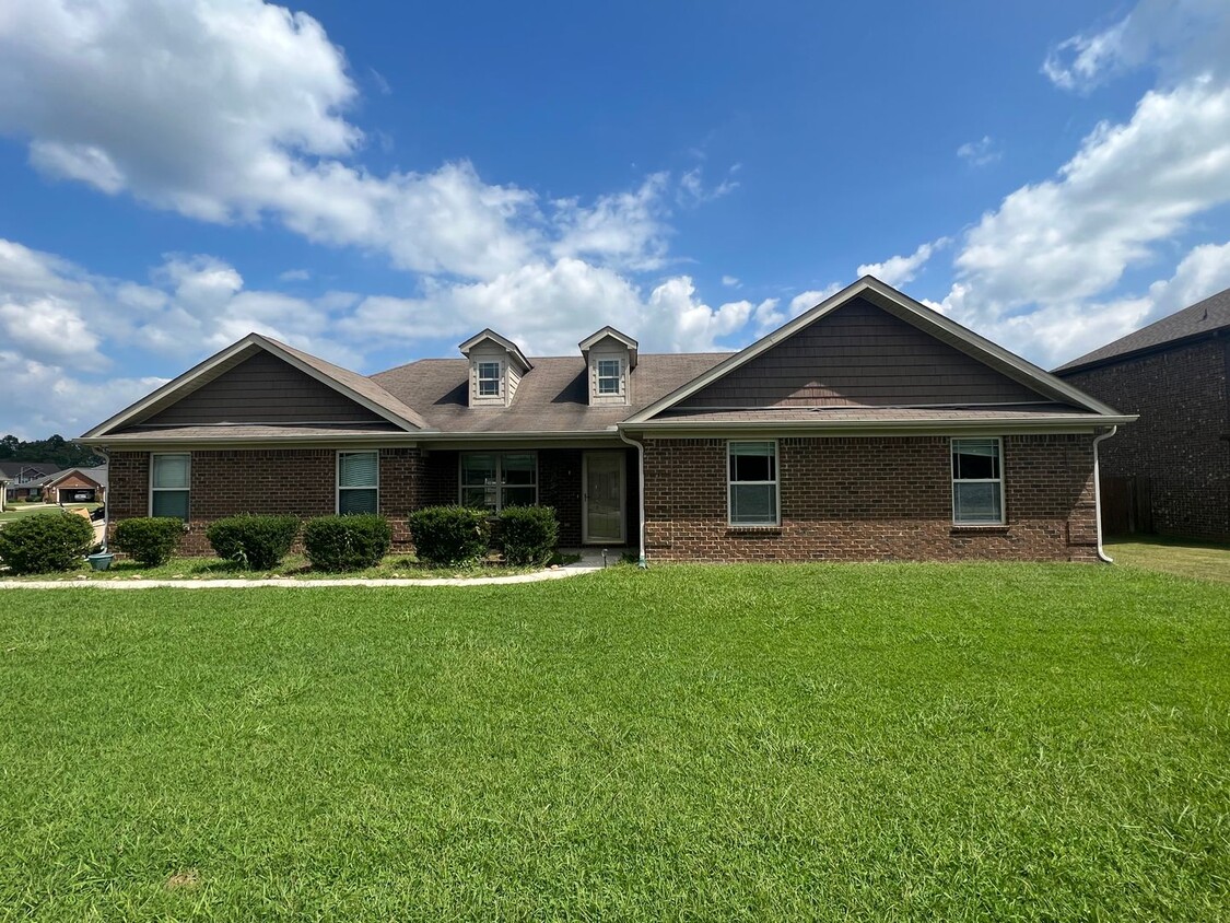 Primary Photo - 4 bedroom home in Owens Cross Roads