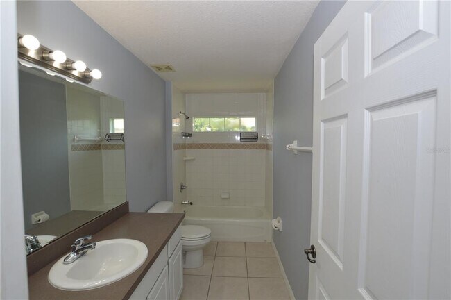 Building Photo - 42 Farmsworth Dr