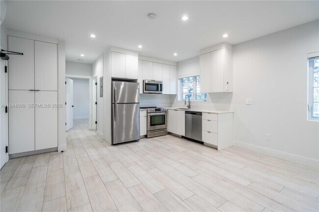 Foto del edificio - 960 Jefferson Ave