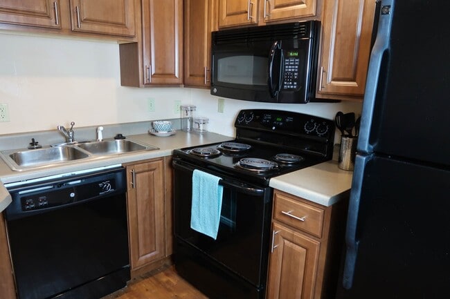 Interior Photo - 507 E Clark