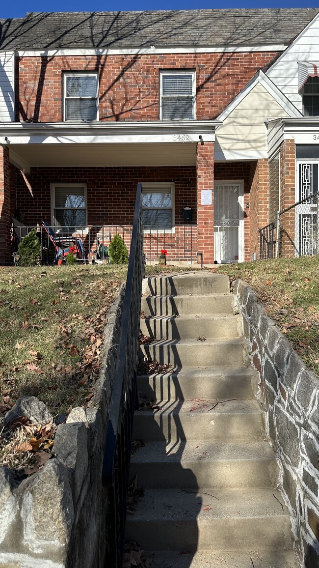 Building Photo - 3462 Dix St NE