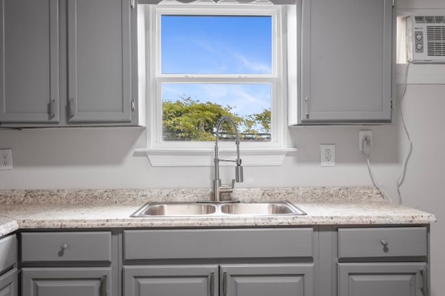 Building Photo - 324 State St