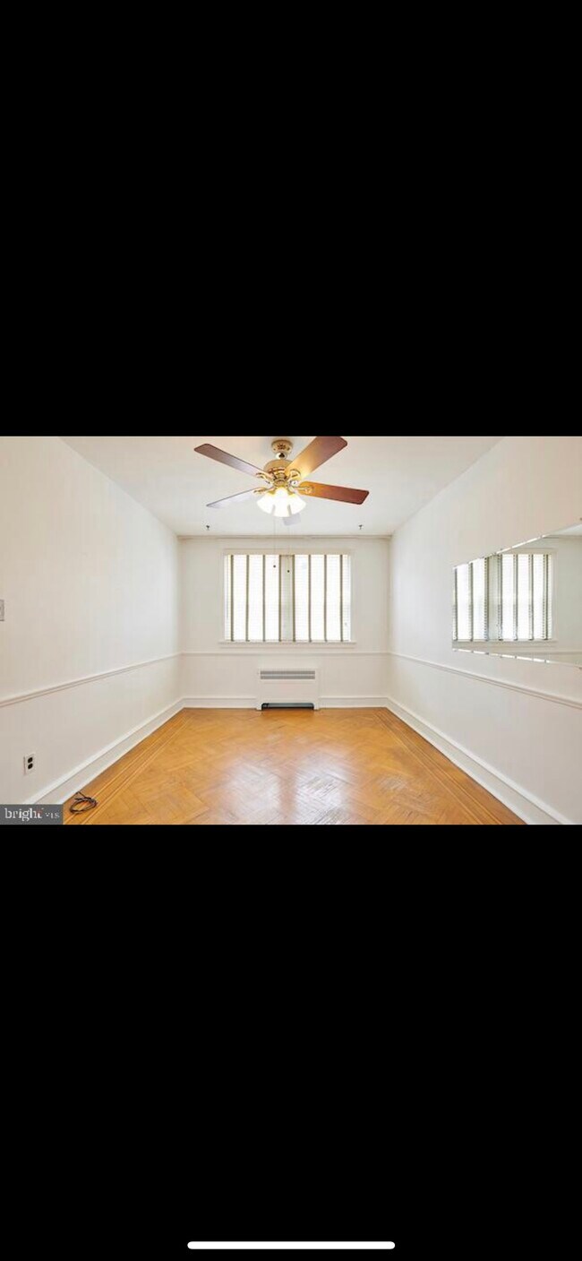 Building Photo - 1720 Elston St