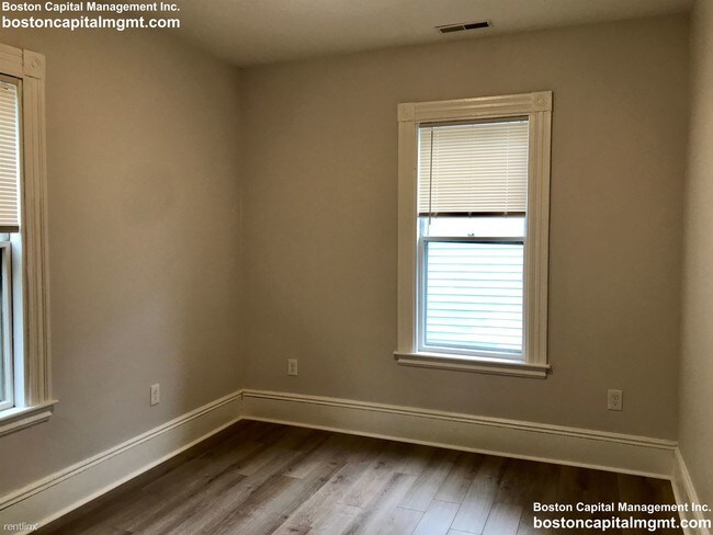 Foto del edificio - 4 br, 2 bath Duplex - 38 Coleman St